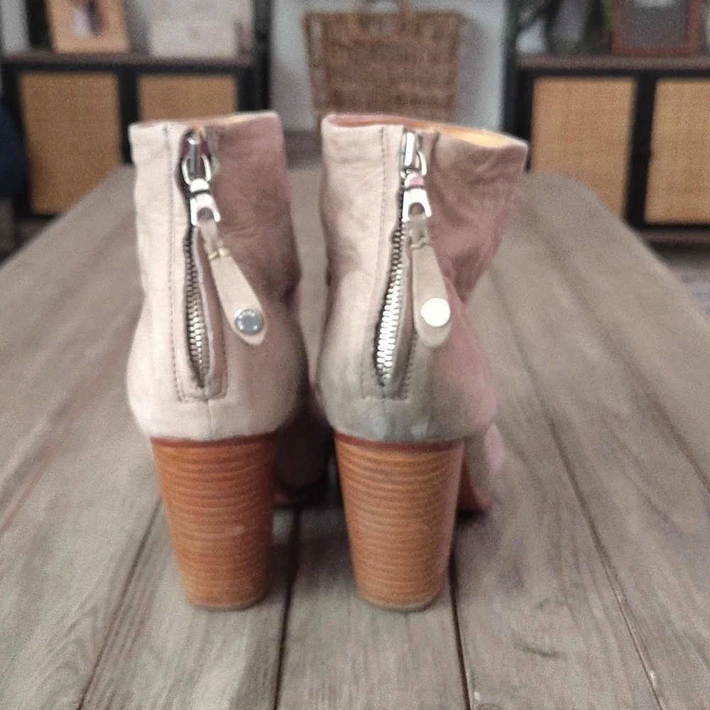 Rag & Bone Newbury Light Grey Leather Ankle Boots Size EU 39 $495